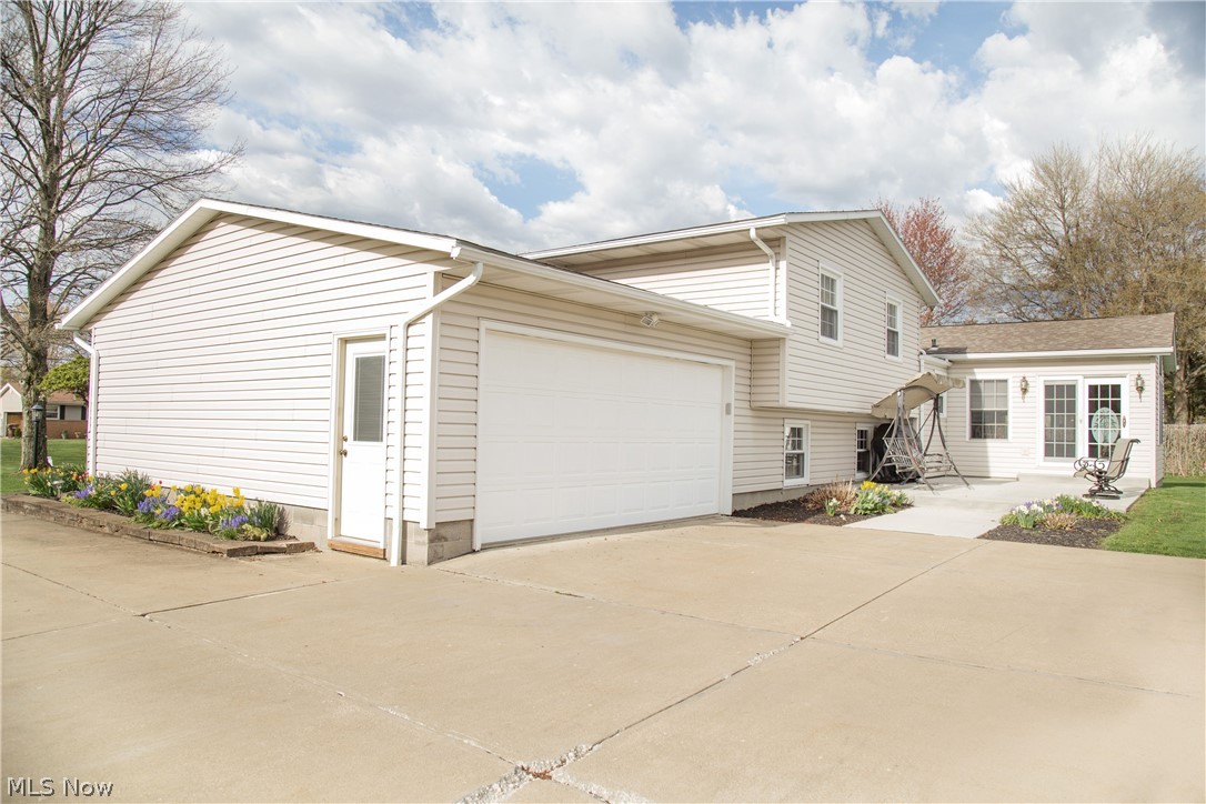 6215 Ridgewood Street Southwest Canton, OH 44706 - Photo 4 of 25 Gallery Image 4