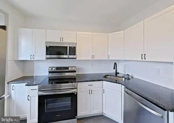 $1,395 | 355 Lyceum Avenue, Unit 3, Philadelphia, PA 19128