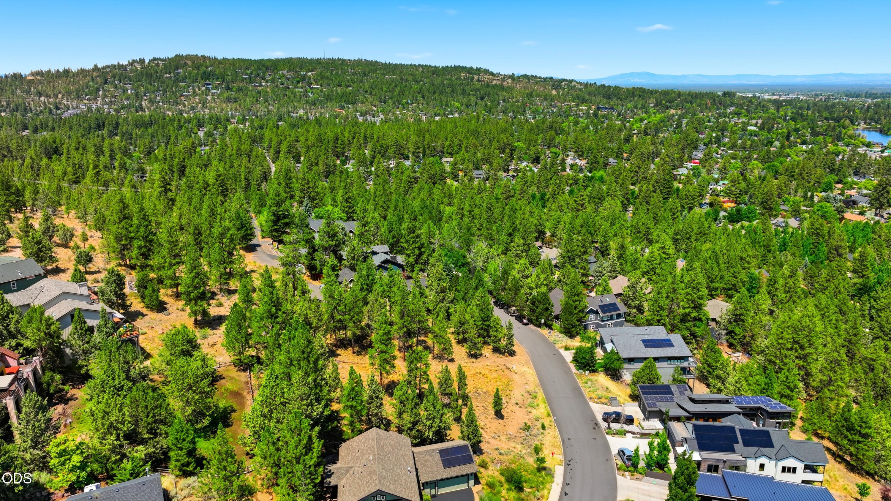 1738 Southwest Troon Avenue Bend, OR 97702 - Photo 11 of 38