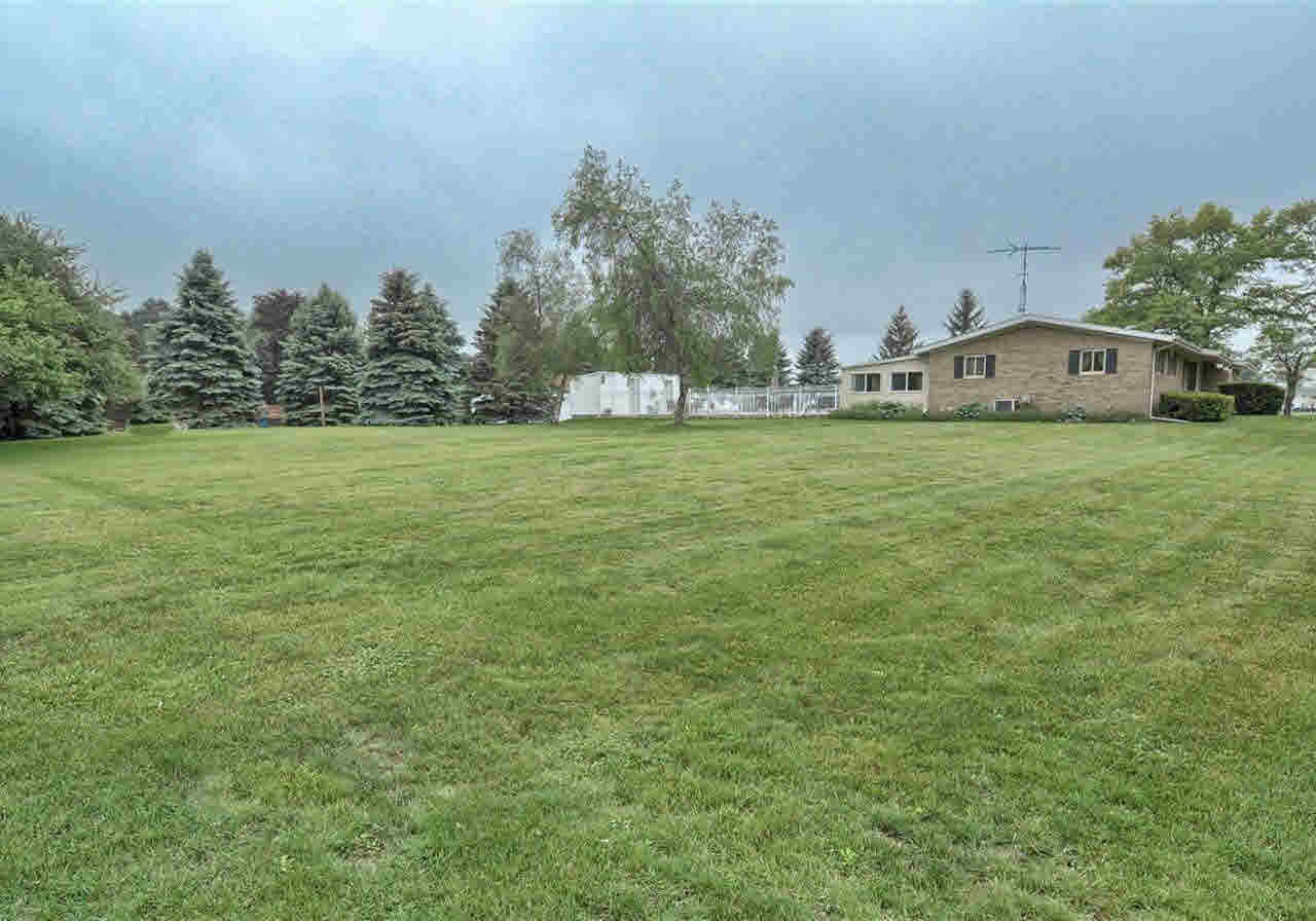 9394 Green Road Goodrich, MI 48438 - Photo 4 of 55 21300311-3.JPG