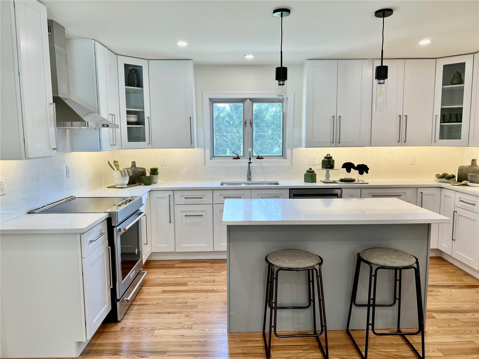 11933 Ladue Road St. Louis, MO 63141 - Photo 16 of 67 Gallery Image 16