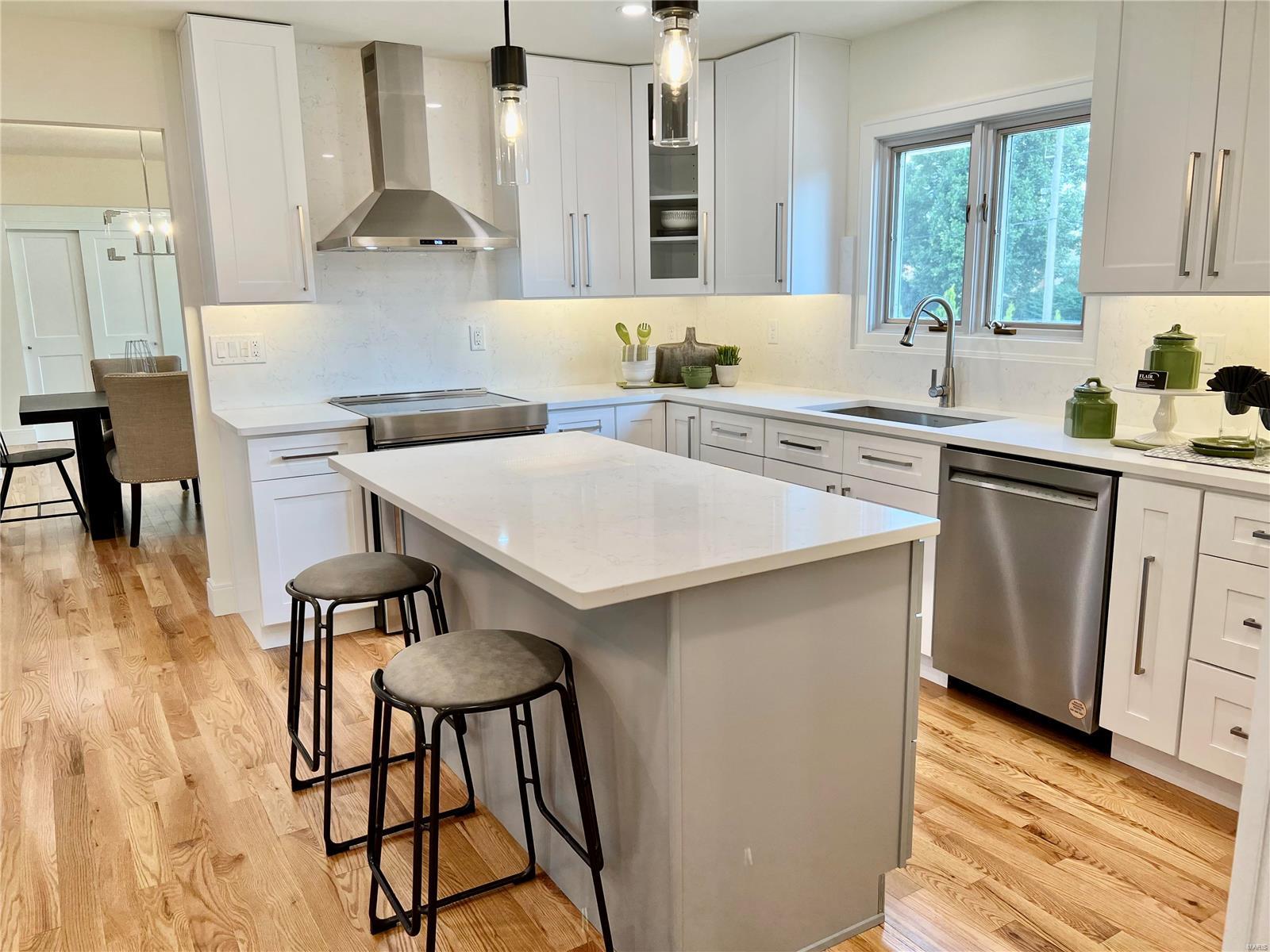 11933 Ladue Road St. Louis, MO 63141 - Photo 17 of 67 Gallery Image 17