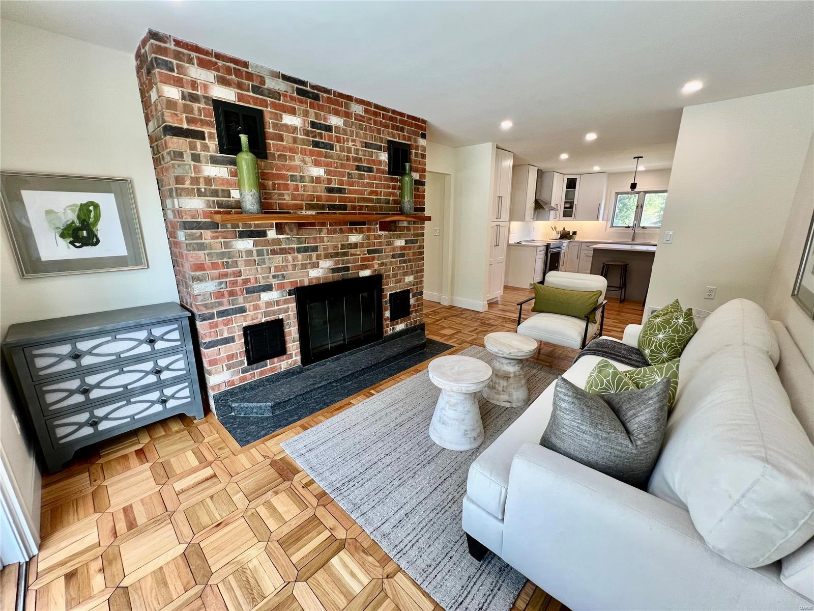 11933 Ladue Road St. Louis, MO 63141 - Photo 25 of 67 Gallery Image 25