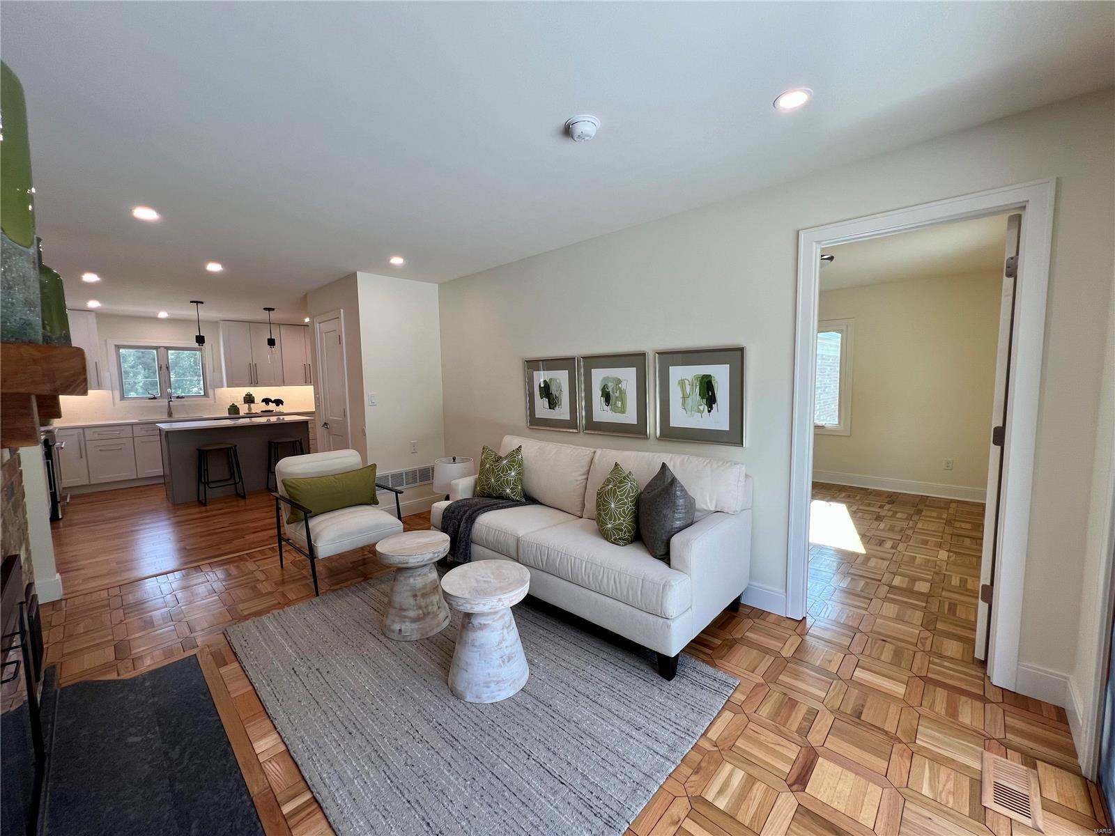 11933 Ladue Road St. Louis, MO 63141 - Photo 26 of 67 Gallery Image 26