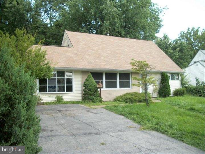 28 Islet Road Levittown, PA 19057 - Photo 1 of 13 Gallery Image 1