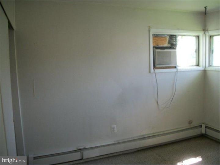 28 Islet Road Levittown, PA 19057 - Photo 5 of 13 Gallery Image 5