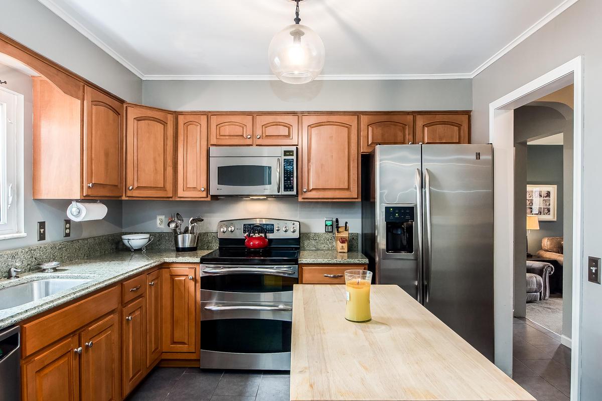 2705 Andover Road Columbus, OH 43221 - Photo 10 of 35