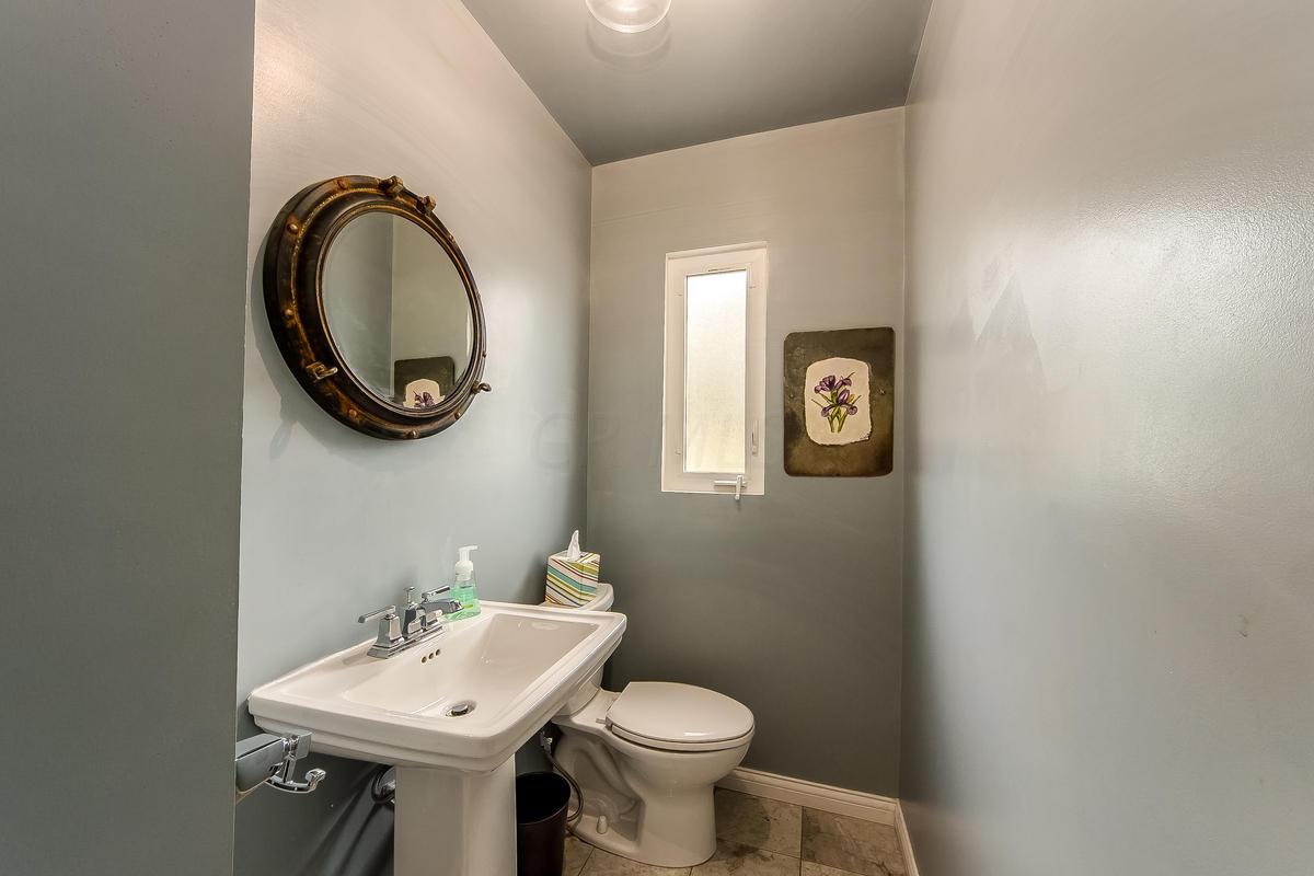 2705 Andover Road Columbus, OH 43221 - Photo 13 of 35
