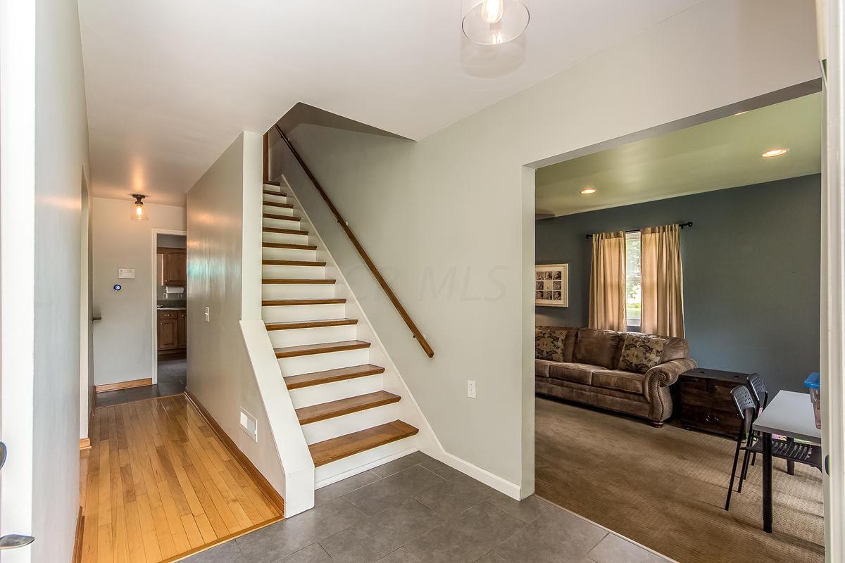 2705 Andover Road Columbus, OH 43221 - Photo 3 of 35