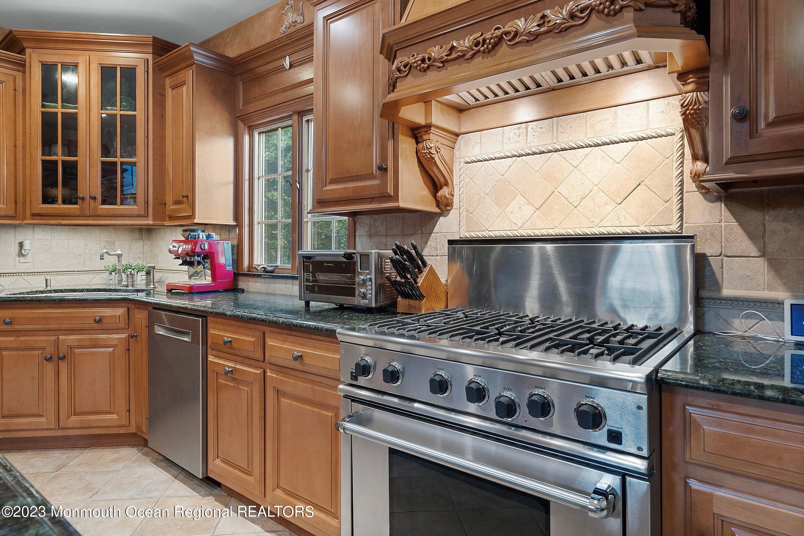 35 Sunnyside Road Howell, NJ 07731 - Photo 16 of 41 Kitchen