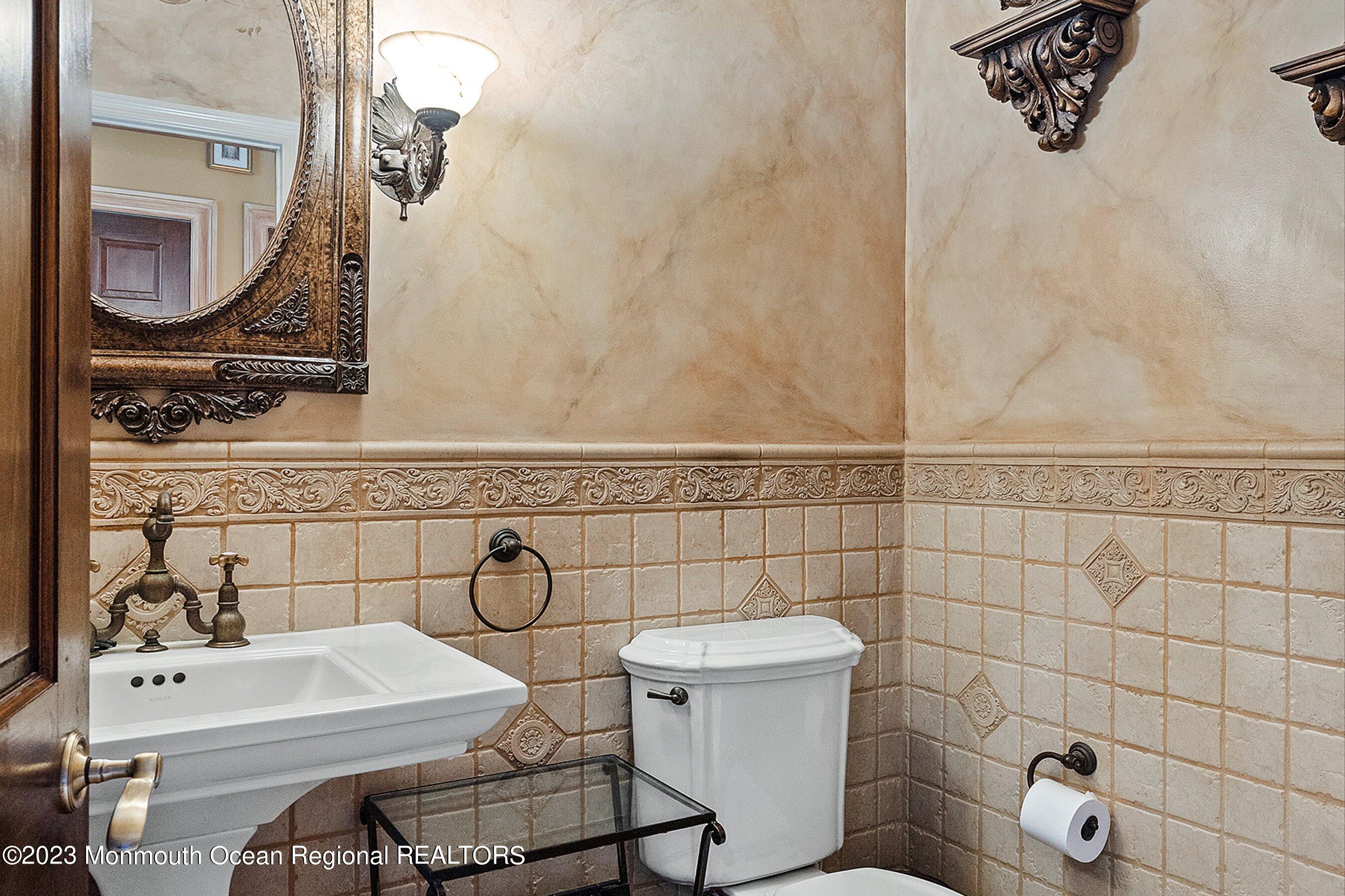 35 Sunnyside Road Howell, NJ 07731 - Photo 22 of 41 Powder Room