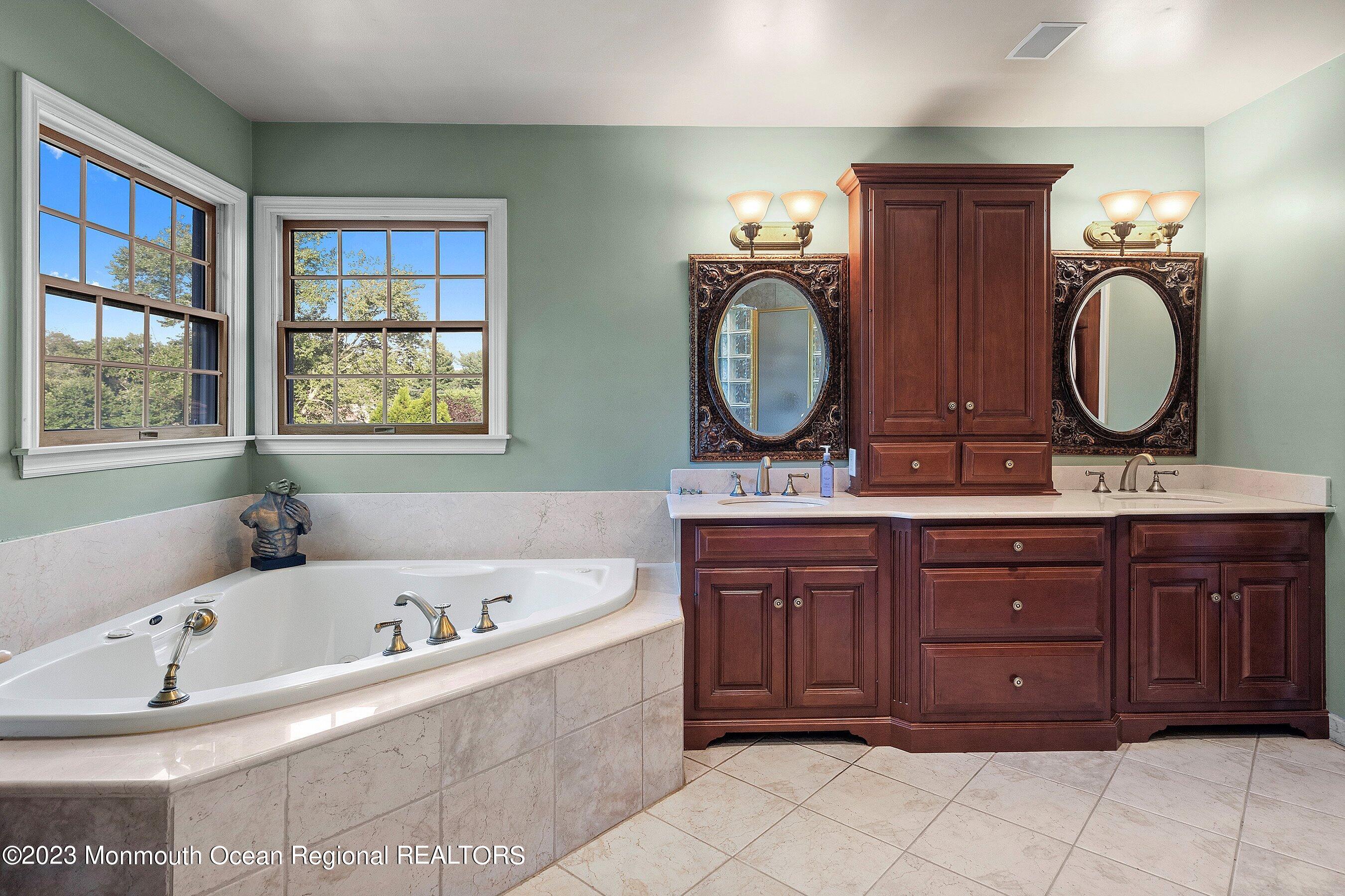35 Sunnyside Road Howell, NJ 07731 - Photo 28 of 41 Double sinks