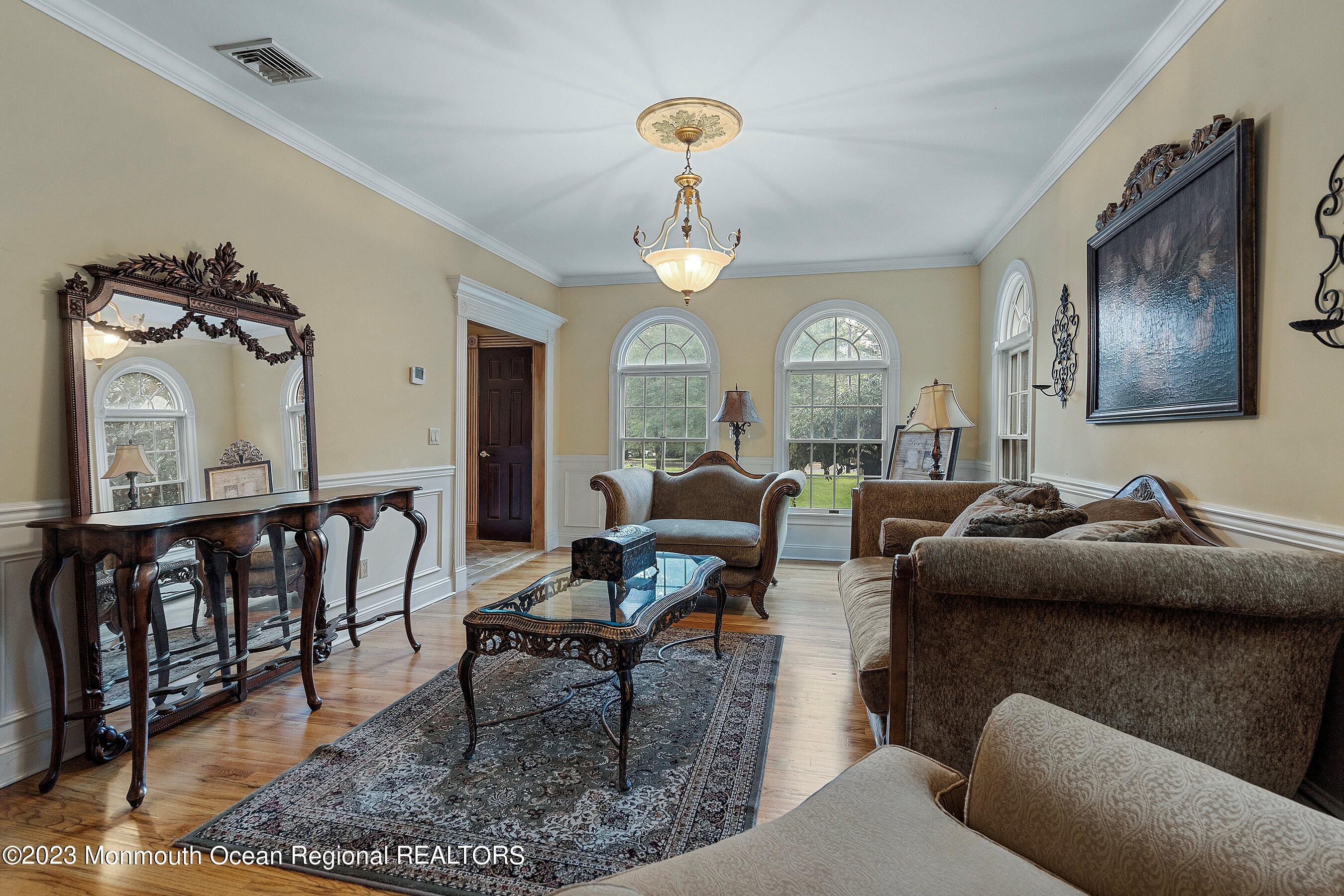 35 Sunnyside Road Howell, NJ 07731 - Photo 10 of 41 Living Room