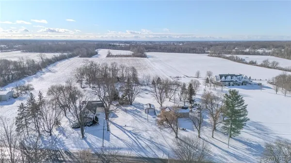 $2,350 | 3582 Upper Mountain Road, Cambria, NY 14132