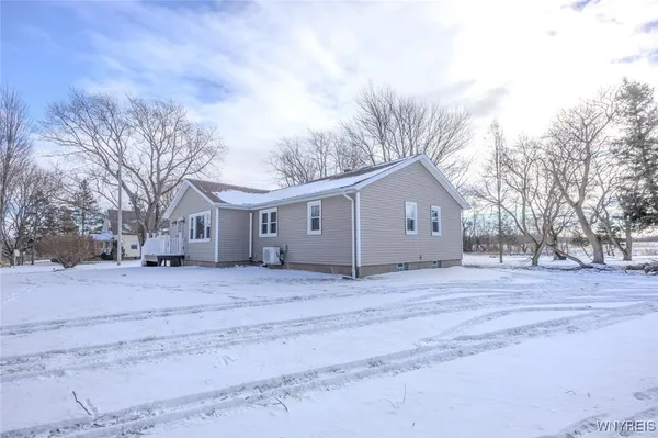 $2,350 | 3582 Upper Mountain Road, Cambria, NY 14132