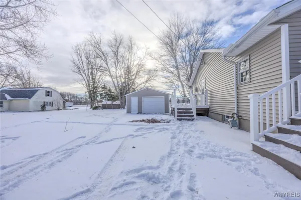 $2,350 | 3582 Upper Mountain Road, Cambria, NY 14132