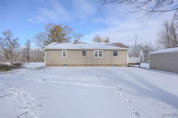 $2,350 | 3582 Upper Mountain Road, Cambria, NY 14132