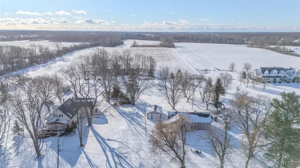 $2,350 | 3582 Upper Mountain Road, Cambria, NY 14132