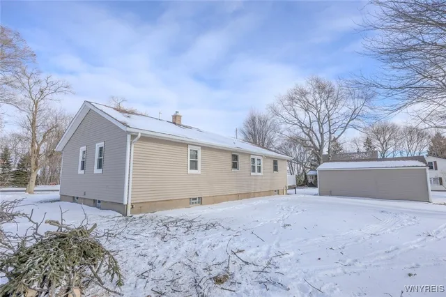 $2,400 | 3582 Upper Mountain Road, Cambria, NY 14132