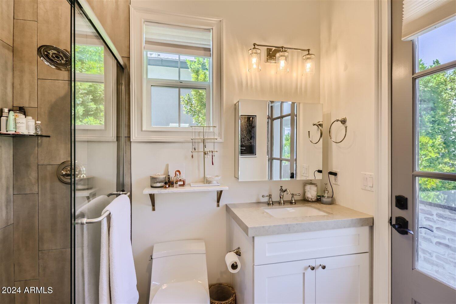 5511 North 2nd Street Phoenix, AZ 85012 - Photo 20 of 31 Bathroom 3