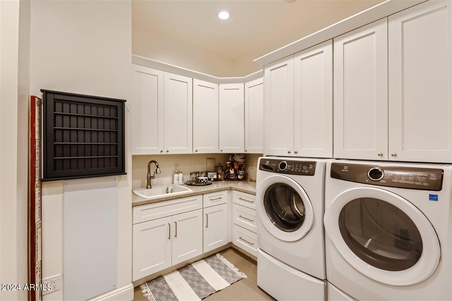 5511 North 2nd Street Phoenix, AZ 85012 - Photo 22 of 31 Laundry Room