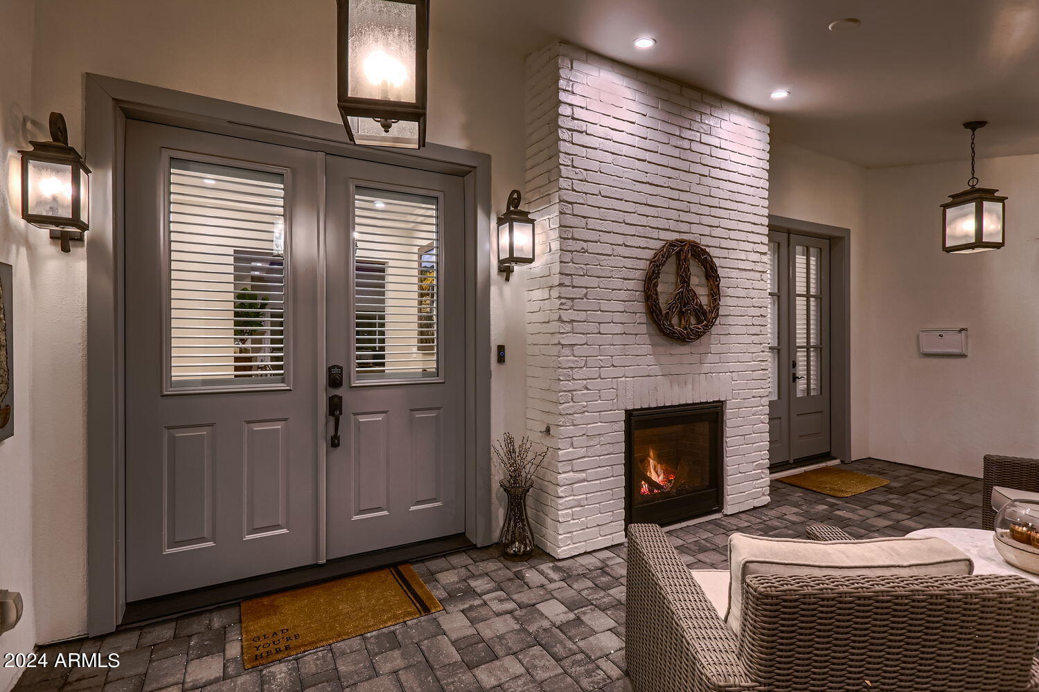 5511 North 2nd Street Phoenix, AZ 85012 - Photo 5 of 31 Front Patio Twighlight