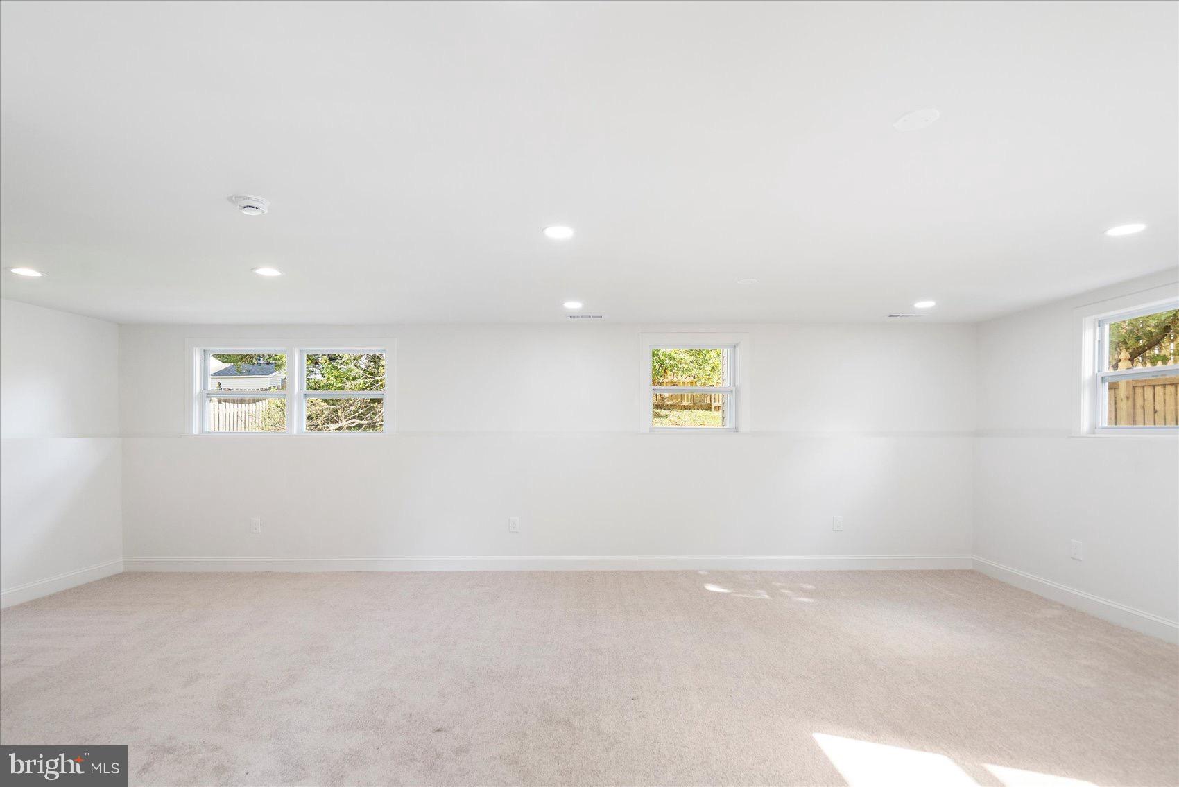 5425 Balistan Road Rosedale, MD 21237 - Photo 32 of 39 an empty room with a window