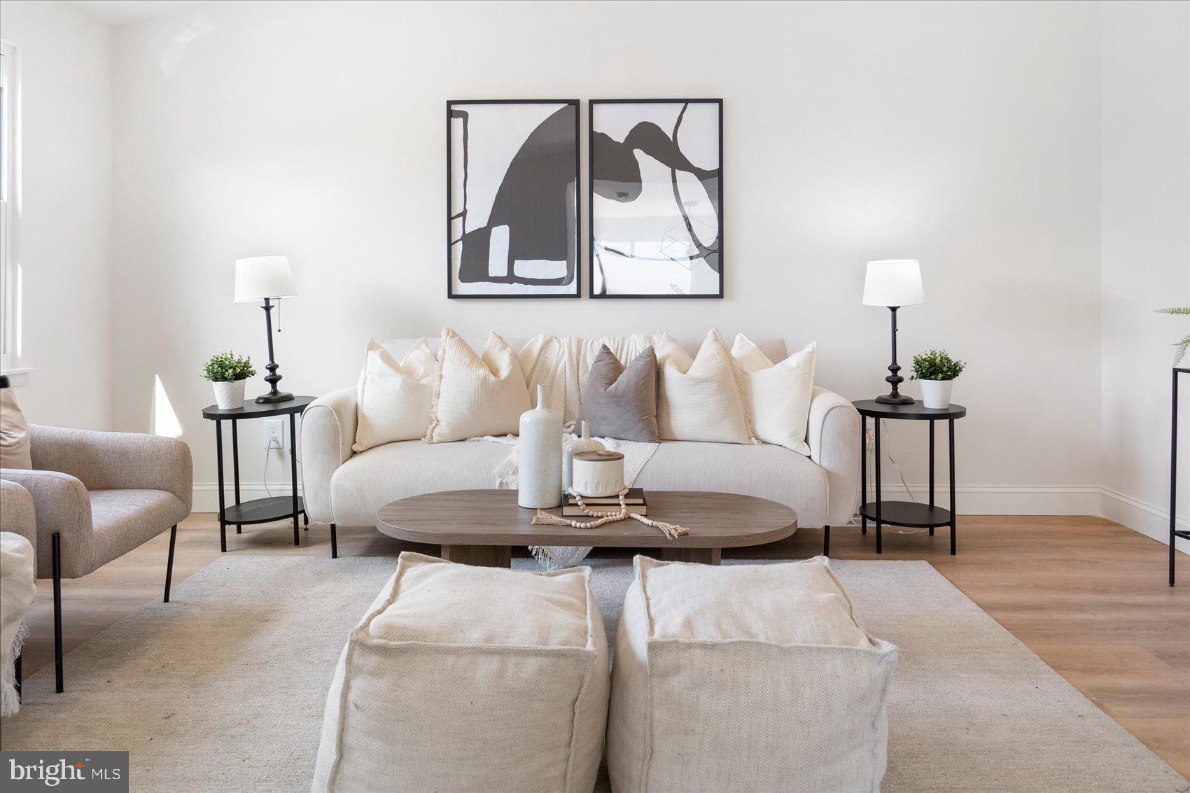5425 Balistan Road Rosedale, MD 21237 - Photo 10 of 39 a living room with furniture and a lamp