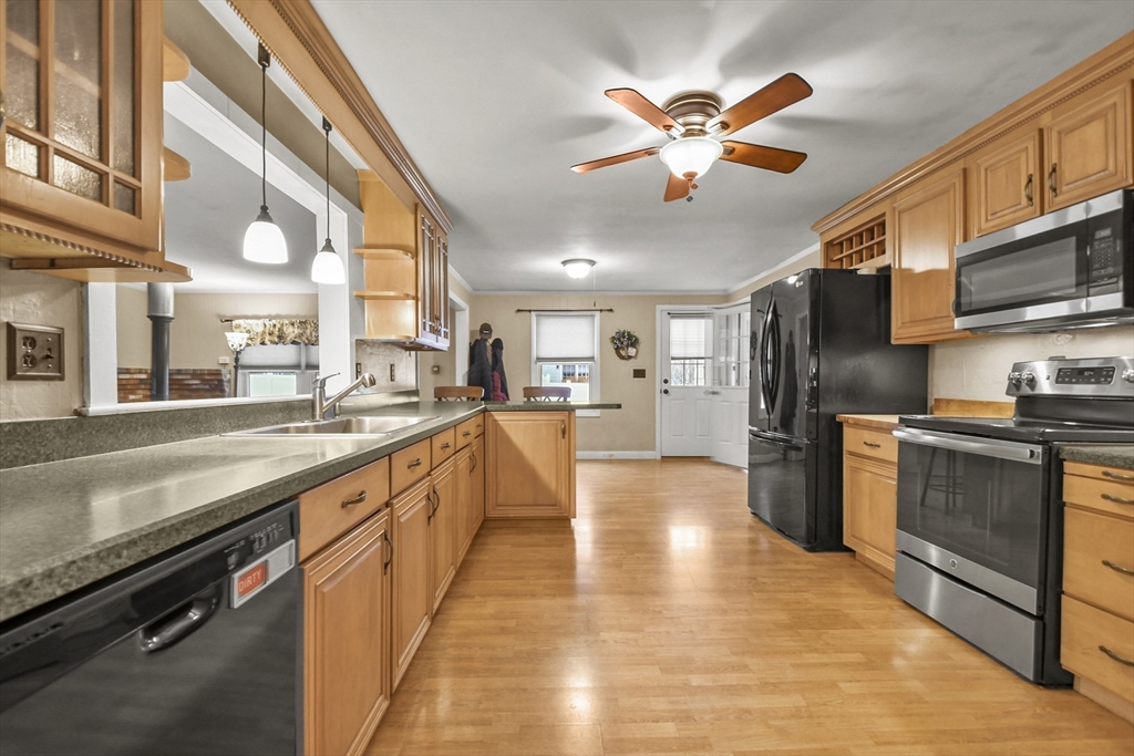 74 Union Street Mansfield, MA 02048 - Photo 6 of 23