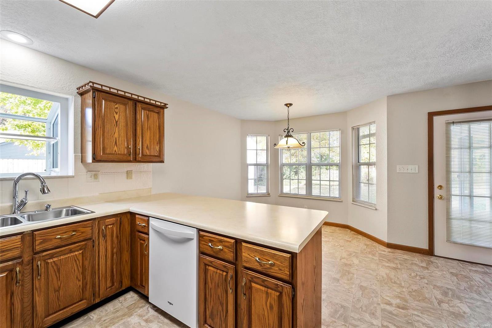 1220 Shadow Ridge Crossing O'Fallon, IL 62269 - Photo 4 of 27