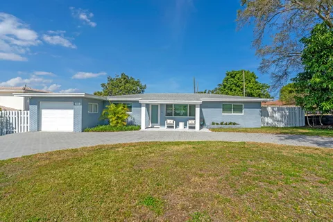 $1,600,000 | 465 Northwest 11th Street, Boca Raton, FL 33432