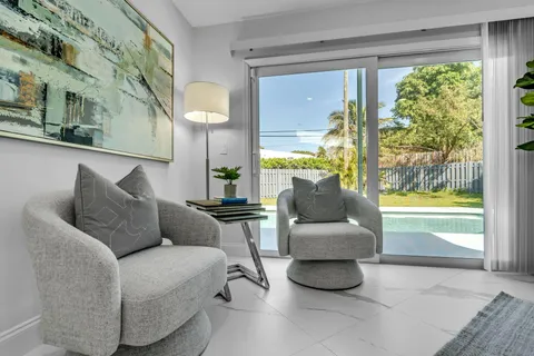 $1,600,000 | 465 Northwest 11th Street, Boca Raton, FL 33432