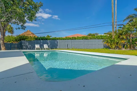 $1,600,000 | 465 Northwest 11th Street, Boca Raton, FL 33432