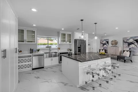 $1,600,000 | 465 Northwest 11th Street, Boca Raton, FL 33432
