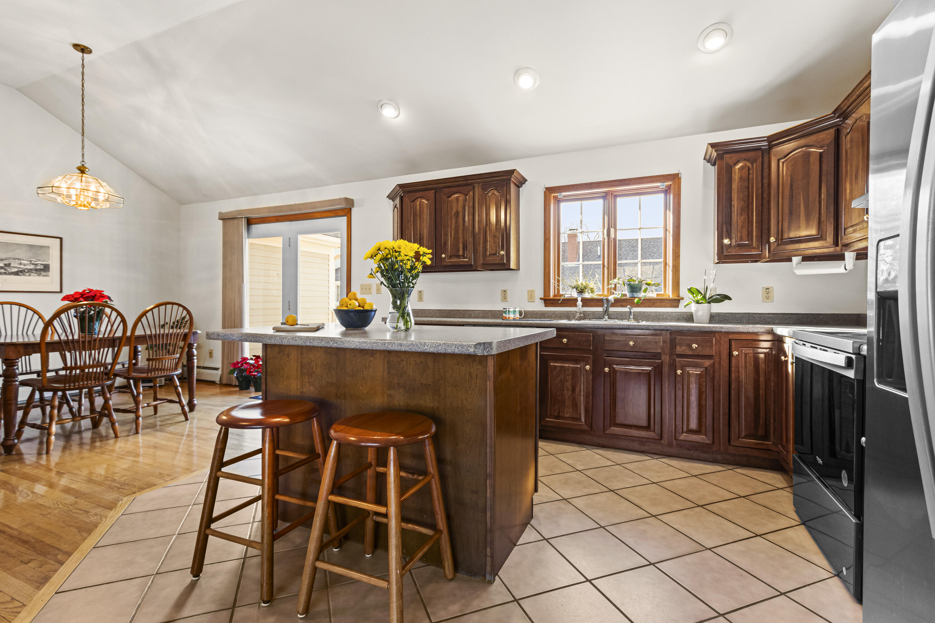 27 Eastfield Road Portland, ME 04102 - Photo 10 of 64 20241215TR-71005