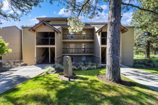 $379,900 | 18575 Southwest Century Drive, Unit 1123, Bend, OR 97702