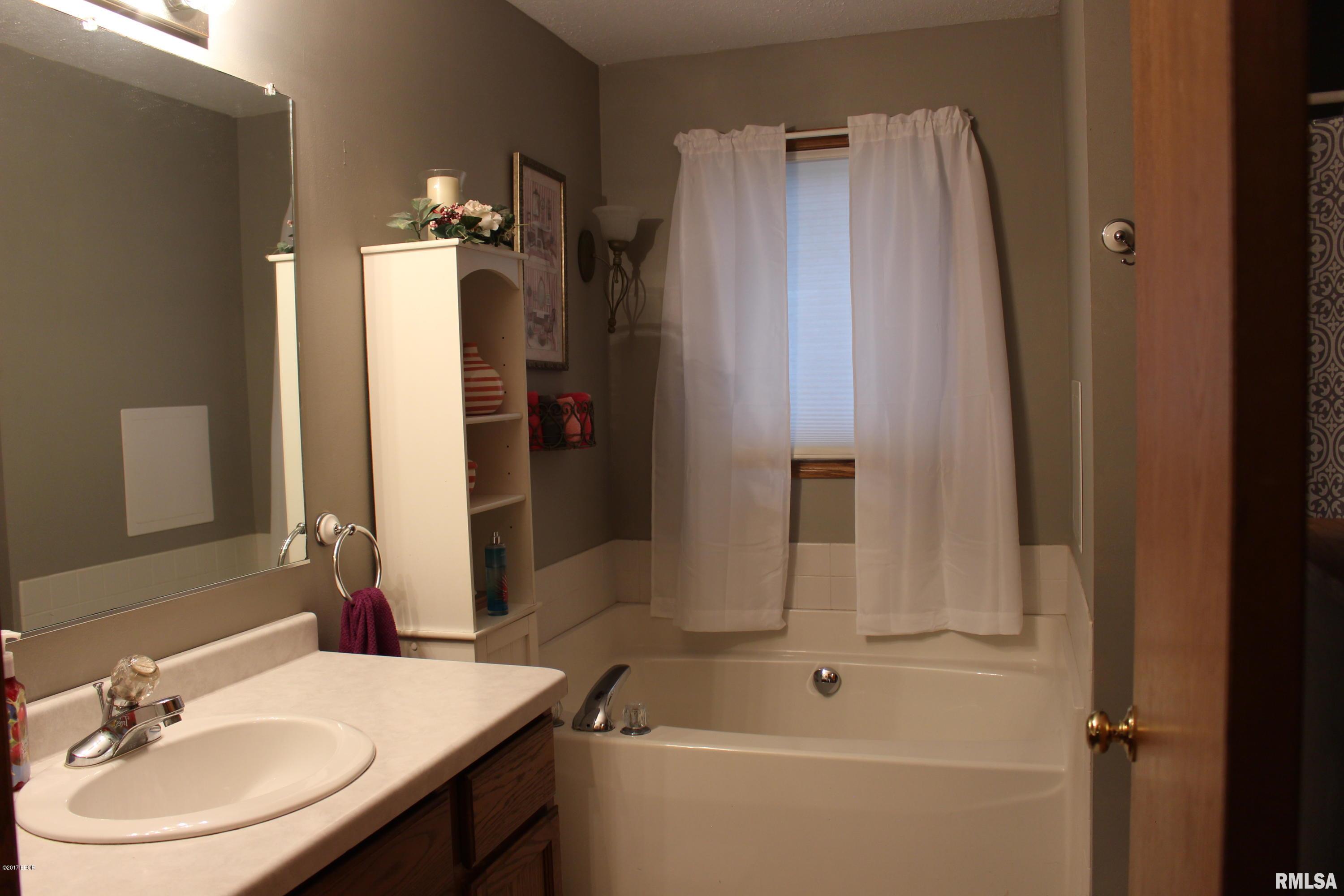 20051 Unity Road Thompsonville, IL 62890 - Photo 24 of 37