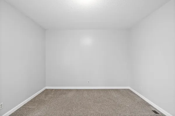 $950 | 140 Darlene Drive, Unit 4, Clarksville, TN 37042