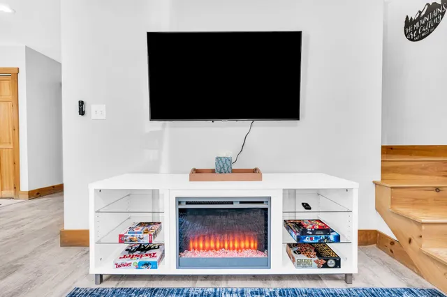 $525,000 | 19 River Glen Road, Bethel, ME 04217