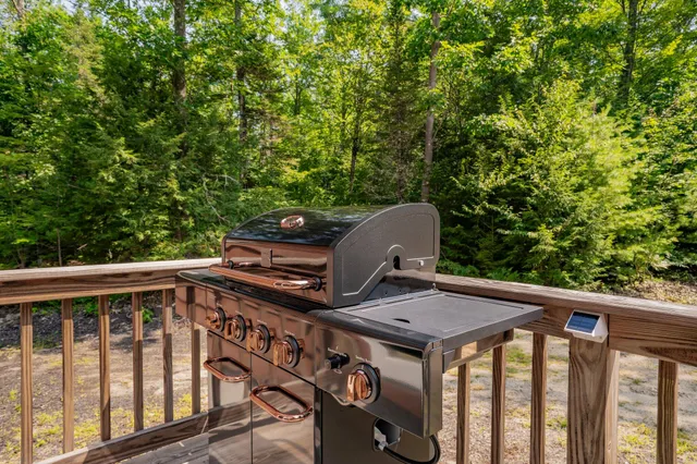 $525,000 | 19 River Glen Road, Bethel, ME 04217