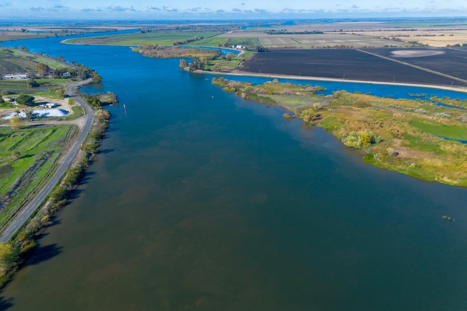 999511 West Rindge Road Stockton, CA 95219 - Photo 17 of 23 a view of an ocean and beach
