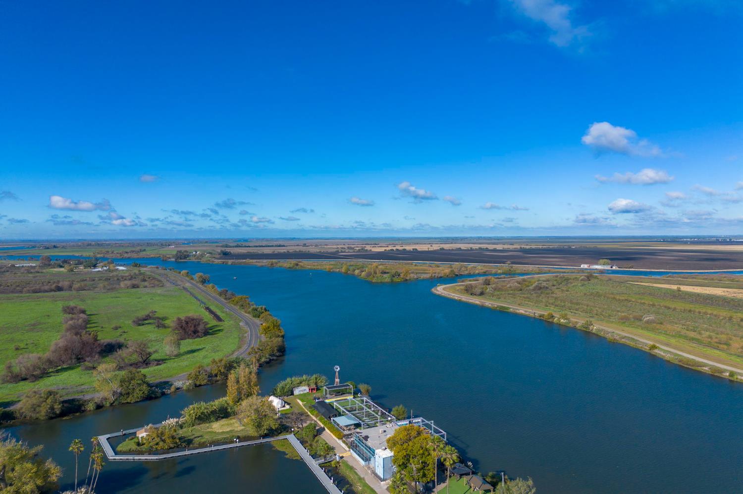 999511 West Rindge Road Stockton, CA 95219 - Photo 19 of 23 a view of an ocean and beach