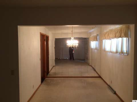 1245 Trenton Road Adrian, MI 49221 - Photo 8 of 17 20387413-7.JPG