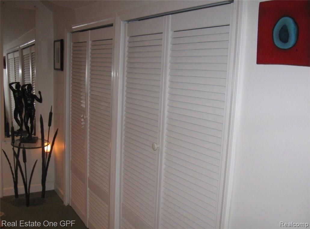 99 Muir Road Grosse Pointe, MI 48236 - Photo 27 of 37 27 IMG_2805.JPG