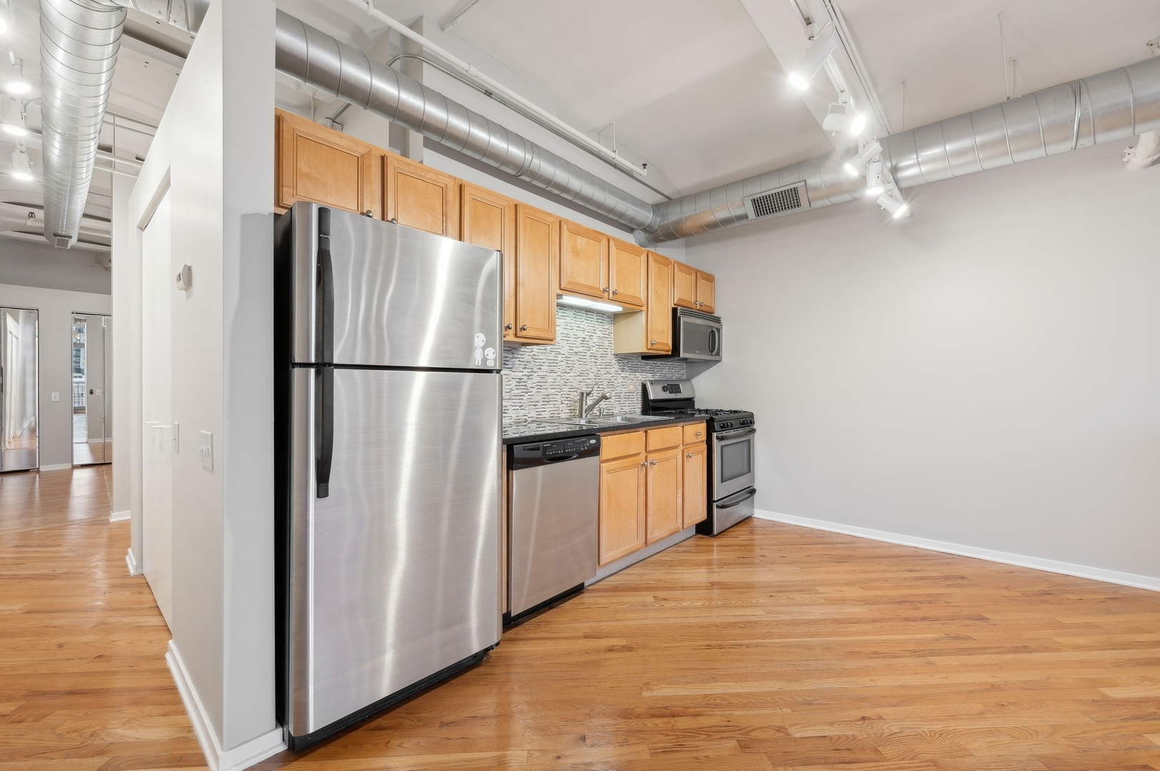 500 South Clinton Street, Unit 740 Chicago, IL 60607 - Photo 5 of 16 Gallery Image 5