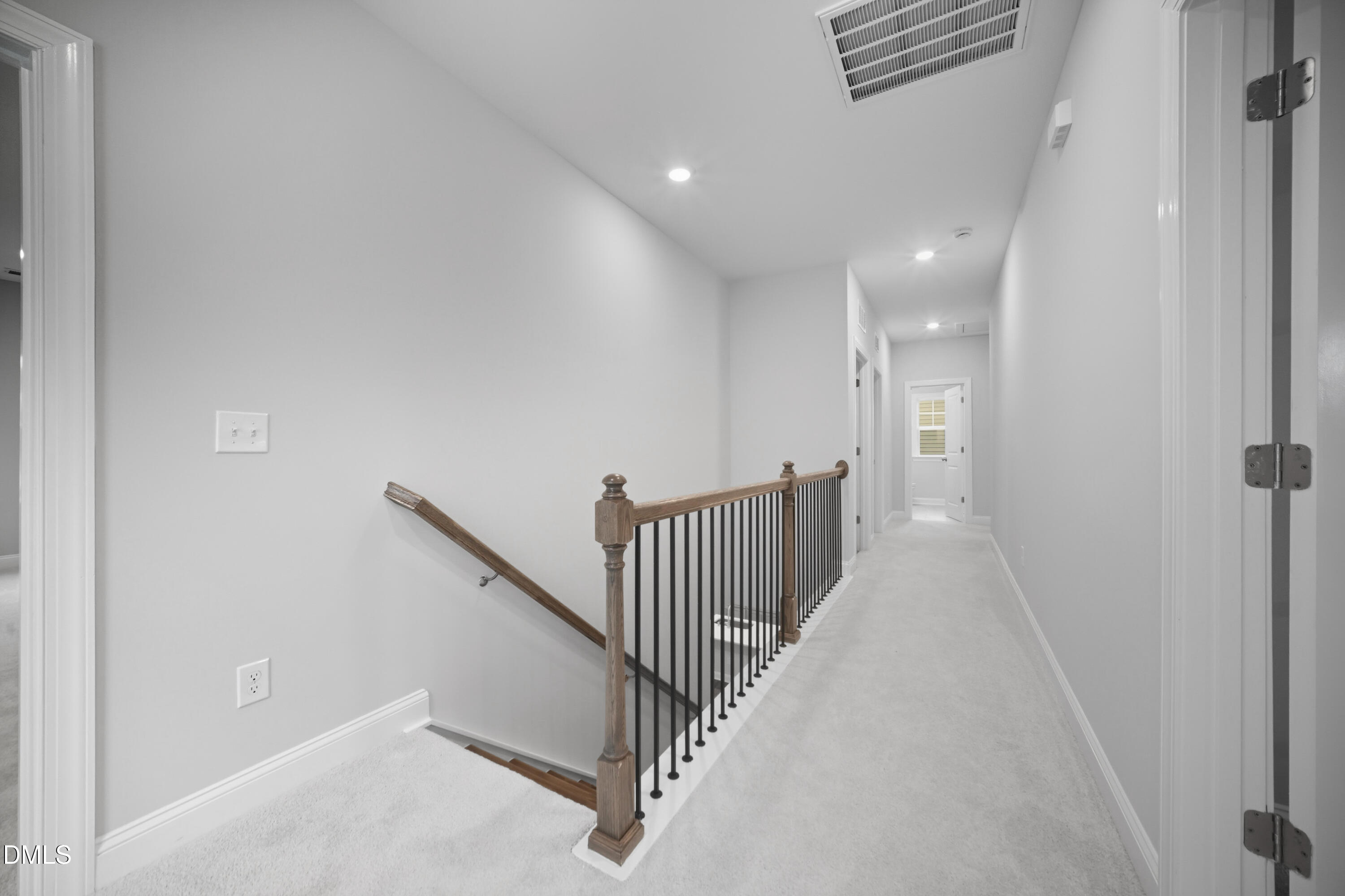 4330 Laurel Pond Way Raleigh, NC 27616 - Photo 28 of 35 SUN_Everlee_Pic_TryonIII_QMI_217_Hall_1o