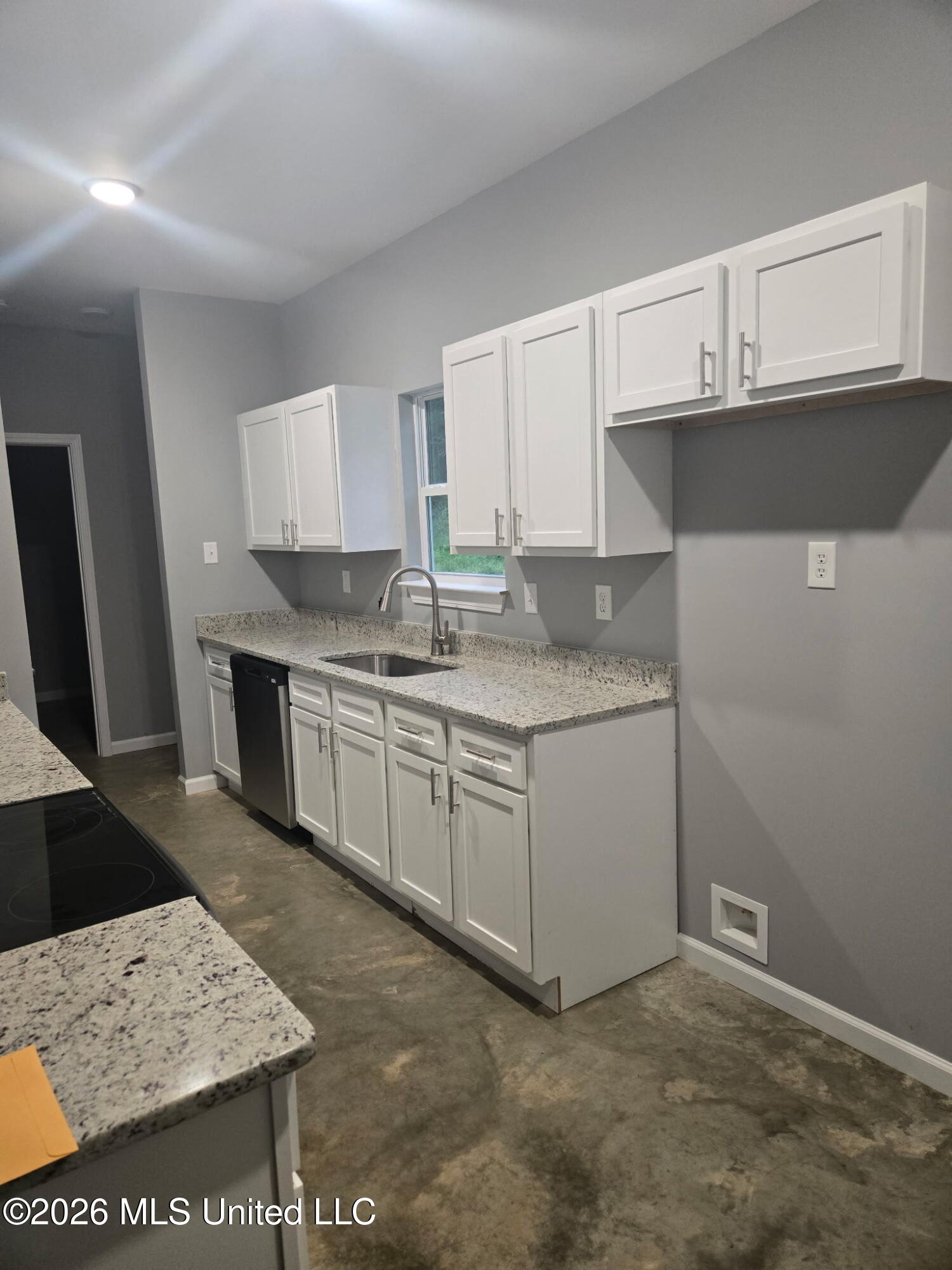 111 Ridge Rd. Sarah, MS 38665 - Photo 3 of 13 7810
