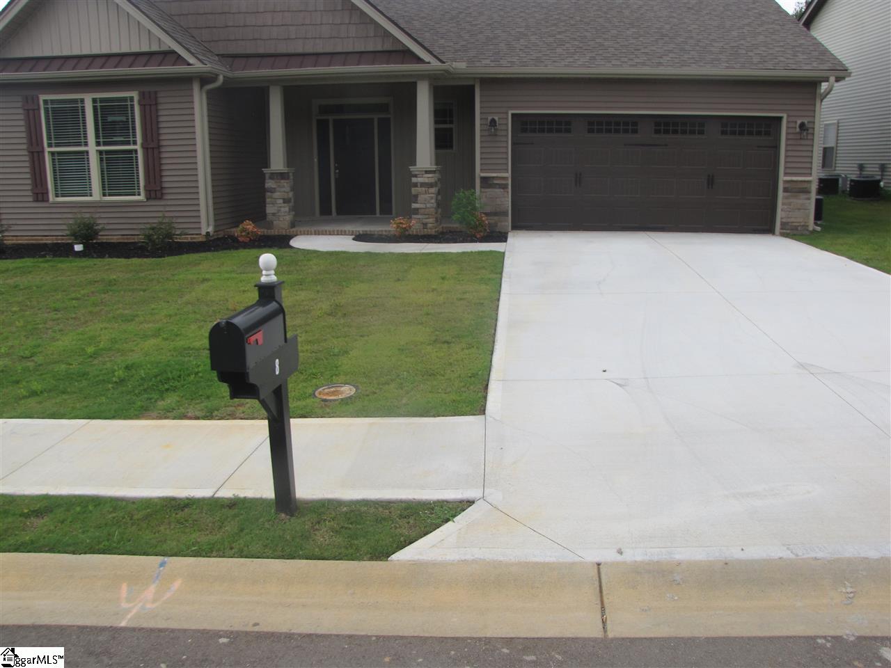 8 Ivyberry Road Simpsonville, SC 29681 - Photo 2 of 10 Gallery Image 2