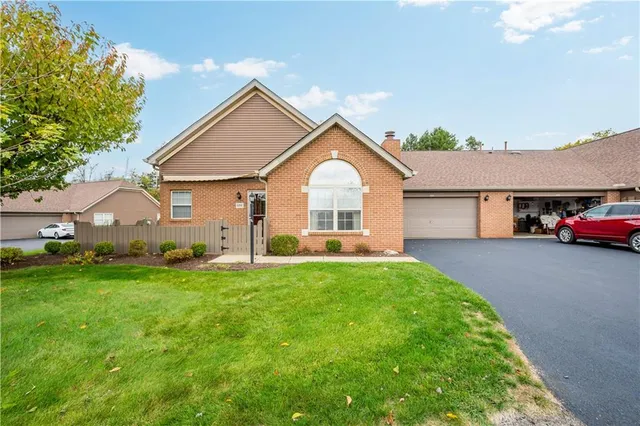 $314,900 | 6356 Jefferson Pointe Circle, Clairton, PA 15025