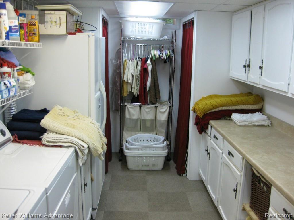 6532 Edgewood Road Canton, MI 48187 - Photo 24 of 32 24 laundry.jpg